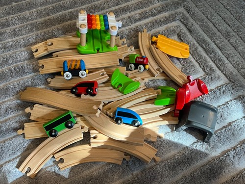 Brio wooden train set bundle - train,