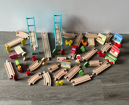 Wooden brio compatible train - compatible,