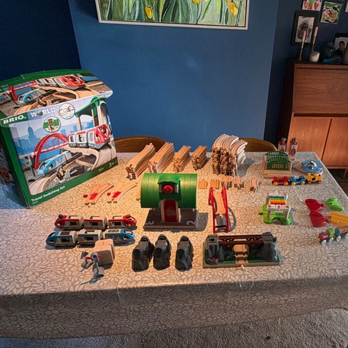 Brio train set bundle - train,