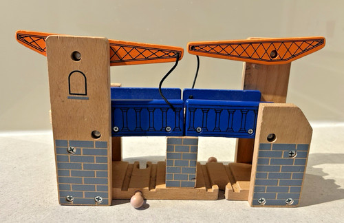 Wooden railway lifting draw - wooden,