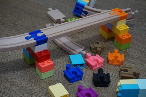 Train track adaptor connect - adaptor,