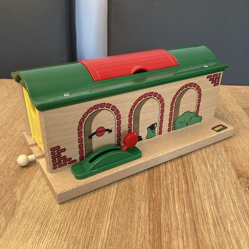 Brio wooden train - train, tunnel