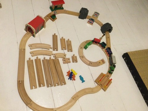 Wooden train track set - track,